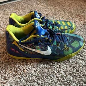 Used Kobes: Size 9 US Men’s